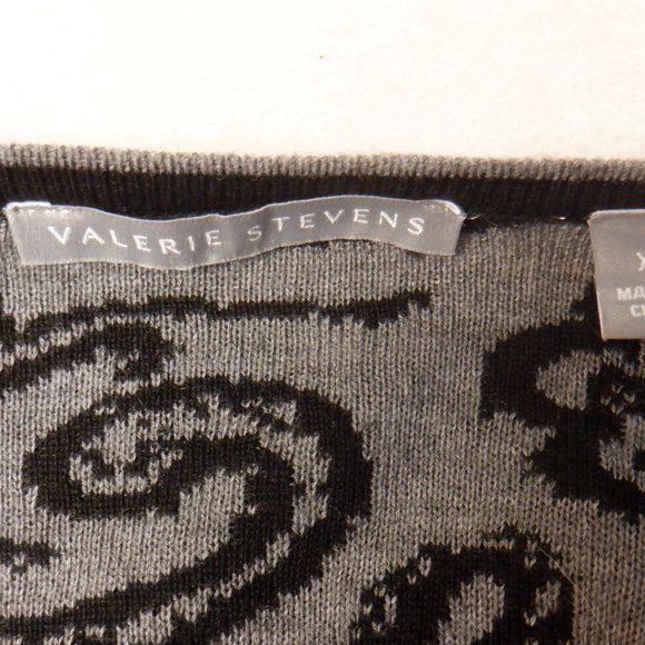 Buttonless Sweater - Valerie Stevens - Picture 8 of 9